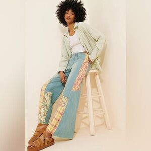 Anthropologie pilcro Adi Mid-Rise Relaxed Flare
Jeans: Patchwork Ed